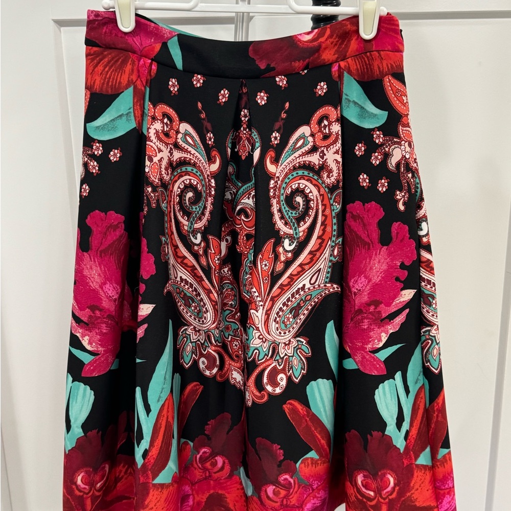 New York & Company Black/Red/Pink/Teal A-Line Pleated Skirt